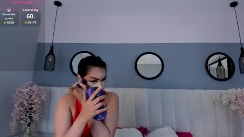 mila_hank online show from May 5, 12:13 pm