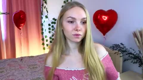 mila_hi online show from February 15, 11:30 am