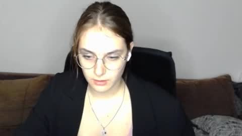 mila_keyy online show from November 6, 8:54 pm