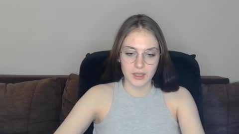mila_keyy online show from February 19, 7:10 pm