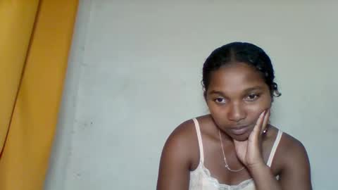 mila_lunah online show from April 16, 3:57 pm
