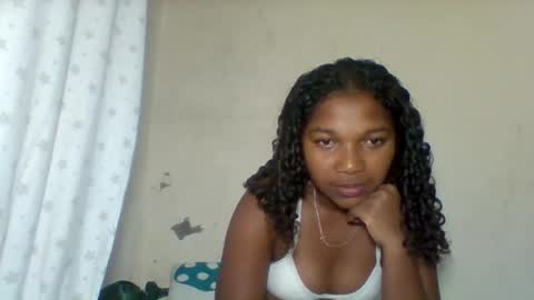 mila_lunah online show from May 3, 11:55 pm