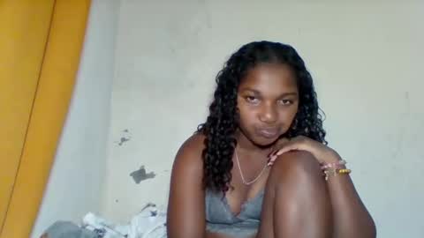 mila_lunah online show from May 7, 4:12 pm