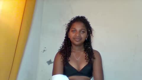 mila_lunah online show from May 8, 4:18 am