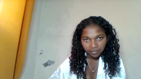 mila_lunah online show from May 9, 4:28 am