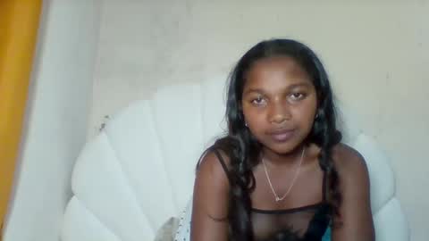 mila_lunah online show from May 13, 2:36 pm