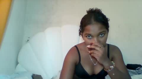 mila_lunah online show from May 17, 6:11 am