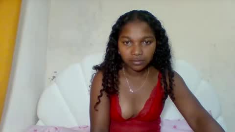 mila_lunah online show from May 19, 1:44 am