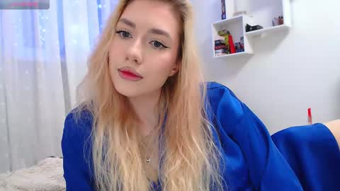 Snapshot of mila_nowak chatting on May 4, 5:53 pm mila nowak online show from May 4, 5:53 pm