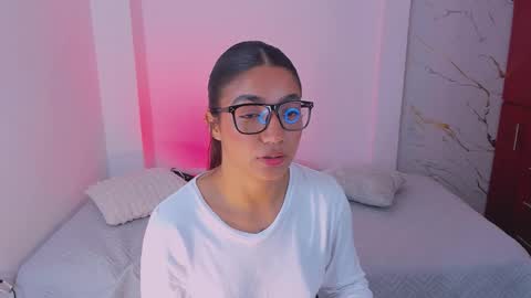 Snapshot of mila_rose1 chatting on March 16, 5:44 am martina online show from March 16, 5:44 am