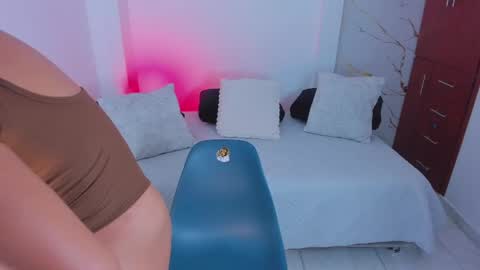 Snapshot of mila_rose1 chatting on March 31, 2:13 am martina online show from March 31, 2:13 am