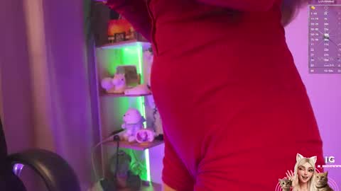 Snapshot of mila_snoow chatting on November 13, 11:53 am M I L A online show from November 13, 11:53 am