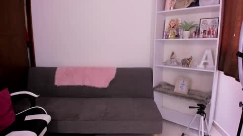 Snapshot of mila_violet chatting on September 19, 7:25 pm Mila online show from September 19, 7:25 pm