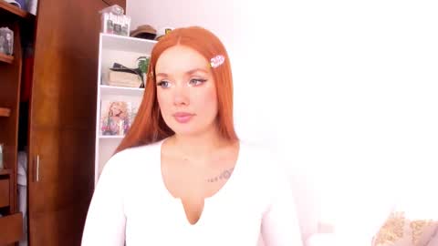 Snapshot of mila_violet chatting on November 7, 8:42 pm Mila online show from November 7, 8:42 pm