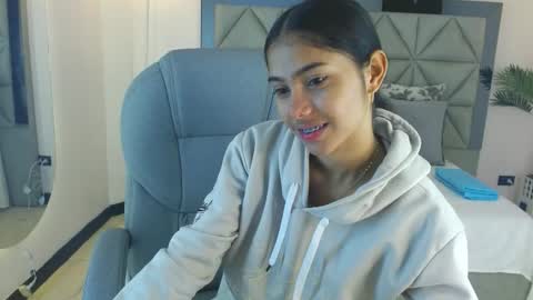 milaa_star online show from November 22, 4:11 am