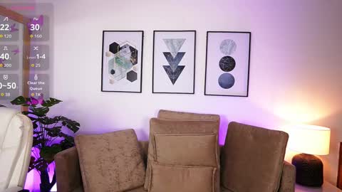 Snapshot of milacrave chatting on September 13, 11:32 am milacrave online show from September 13, 11:32 am