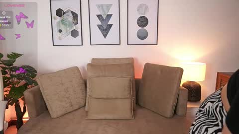 Snapshot of milacrave chatting on September 17, 11:34 am milacrave online show from September 17, 11:34 am