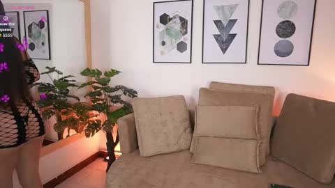 Snapshot of milacrave chatting on September 19, 11:44 am milacrave online show from September 19, 11:44 am