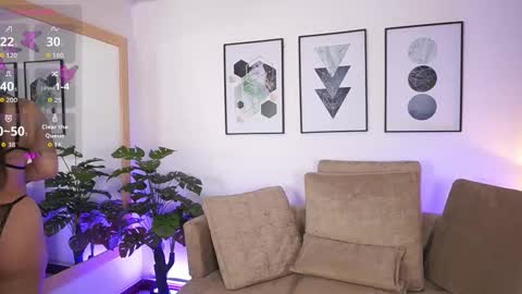 Snapshot of milacrave chatting on September 22, 11:45 am milacrave online show from September 22, 11:45 am