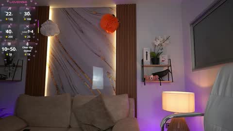 Snapshot of milacrave chatting on October 30, 11:33 am milacrave online show from October 30, 11:33 am