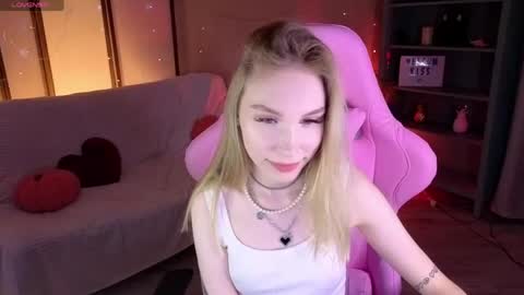 Mila online show from April 21, 9:06 pm