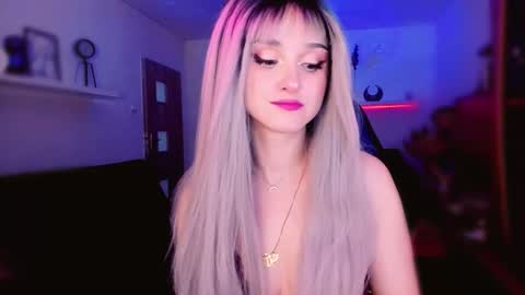 MiladyJolie online show from May 9, 7:24 am