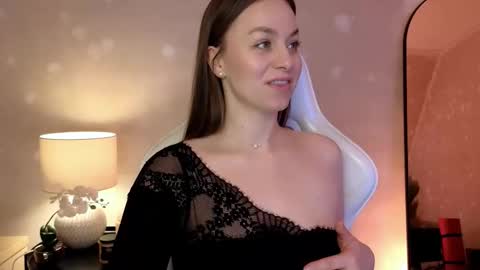 Mila Fleur online show from October 2, 2:13 pm