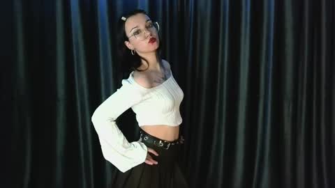 milaholeen66 online show from June 5, 4:02 pm