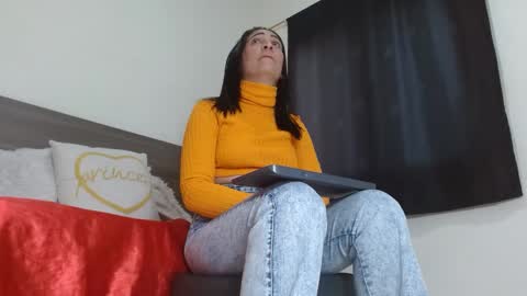 mila online show from February 11, 6:08 am