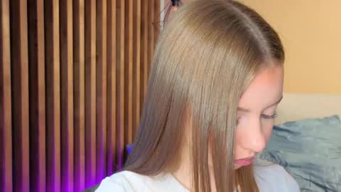 Mila online show from May 17, 3:08 pm