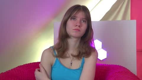 Snapshot of milamaelis chatting on March 9, 6:28 am Mila online show from March 9, 6:28 am