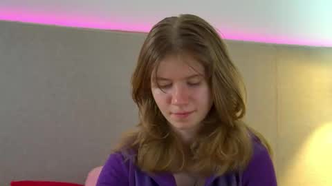 Snapshot of milamaelis chatting on March 19, 8:02 pm Mila online show from March 19, 8:02 pm