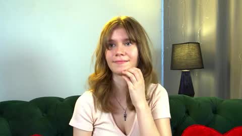 Snapshot of milamaelis chatting on March 21, 8:19 am Mila online show from March 21, 8:19 am