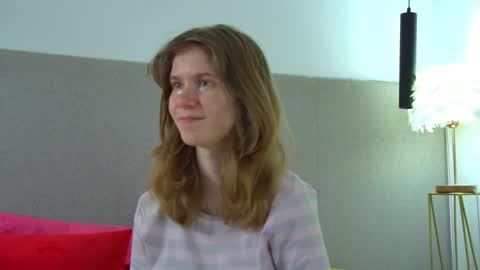 Snapshot of milamaelis chatting on March 28, 6:24 am Mila online show from March 28, 6:24 am