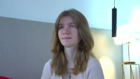 Snapshot of milamaelis chatting on April 2, 6:27 pm Mila online show from April 2, 6:27 pm