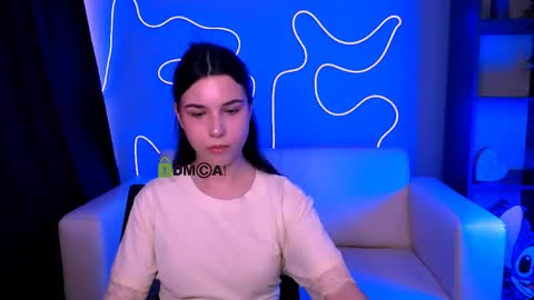 milamiuuu online show from June 5, 11:49 am