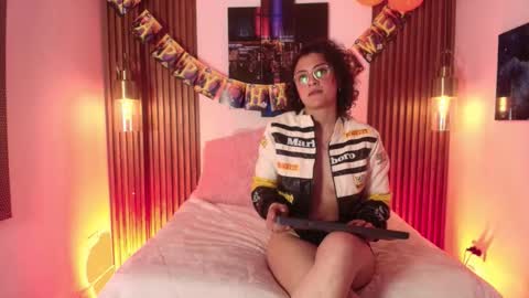 Snapshot of milamonroe_ chatting on October 18, 2:51 pm Mila online show from October 18, 2:51 pm