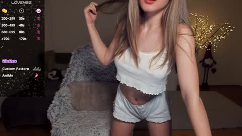 Snapshot of milamurrr_ chatting on January 9, 1:13 pm Milana online show from January 9, 1:13 pm