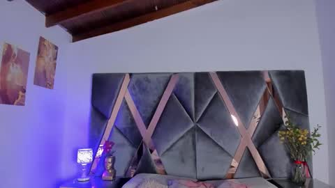 Snapshot of milan_ebony chatting on March 4, 12:33 pm Milan online show from March 4, 12:33 pm