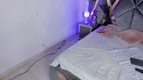 Snapshot of milan_ebony chatting on March 7, 12:02 pm Milan online show from March 7, 12:02 pm