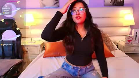 milan_sweetie online show from May 26, 9:55 pm