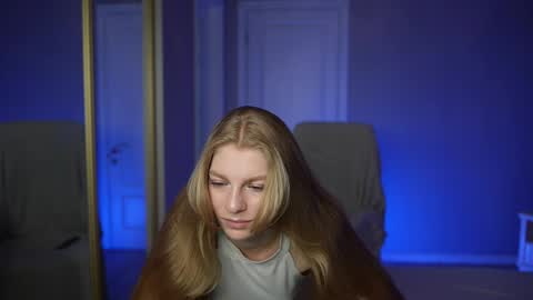 Snapshot of milana_4uu chatting on March 27, 8:59 am Milana online show from March 27, 8:59 am