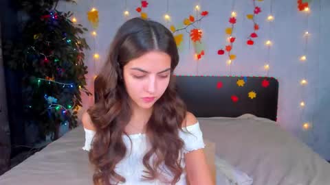 Snapshot of milana_crystal_ chatting on November 17, 8:09 am Milana online show from November 17, 8:09 am