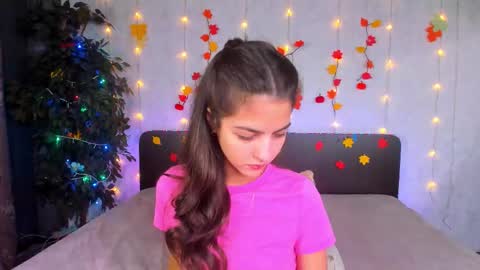 Snapshot of milana_crystal_ chatting on November 20, 8:14 am Milana online show from November 20, 8:14 am