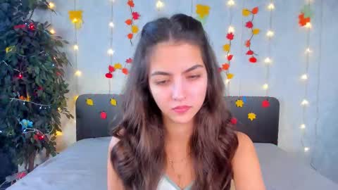 Snapshot of milana_crystal_ chatting on November 23, 8:14 am Milana online show from November 23, 8:14 am