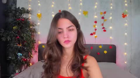 Snapshot of milana_crystal_ chatting on November 29, 8:17 am Milana online show from November 29, 8:17 am