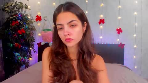 Snapshot of milana_crystal_ chatting on January 9, 8:17 am Milana online show from January 9, 8:17 am