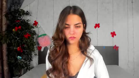 Snapshot of milana_crystal_ chatting on February 5, 7:57 am Milana online show from February 5, 7:57 am