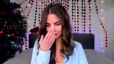 Snapshot of milana_crystal_ chatting on February 14, 8:11 am Milana online show from February 14, 8:11 am