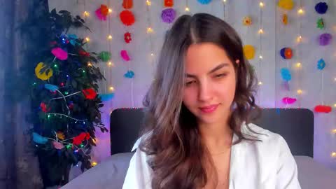 Snapshot of milana_crystal_ chatting on March 5, 8:32 am Milana online show from March 5, 8:32 am